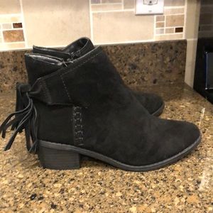 AE black booties size 8